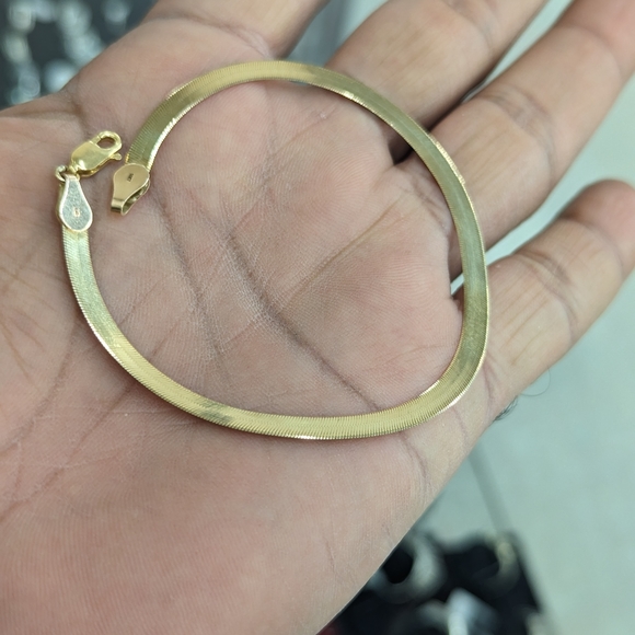10kt Real Gold Herringbone Bracelet 4mm 7.5 inch